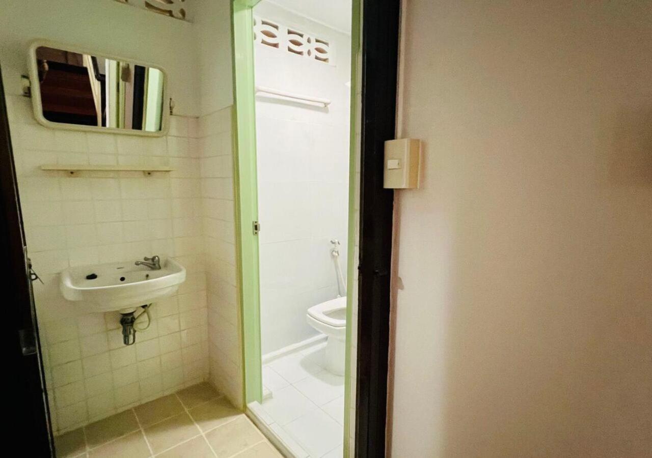 Hotel Reehouse@Soi Cowboy/Asoke Bts à Bangkok Extérieur photo
